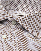 Camicia regular fit con collo francese in tessuto tecnico performante con esclusiva fantasia geometrica marrone - Marrone | Giemme BrandsCorporate