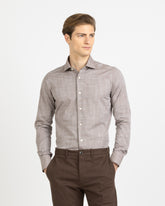 Camicia slim fit con collo francese in puro cotone marrone - Collezione UOMO | Giemme BrandsCorporate