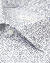 Camicia regular fit con collo francese in cotone elasticizzato bianco con esclusiva fantasia geometrica sui toni del blu - Blu | Giemme BrandsCorporate