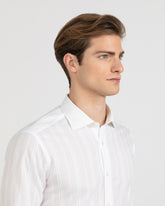 Camicia regular fit con collo francese in mussola di puro cotone a righe sui toni del bianco - Bianco | Giemme BrandsCorporate