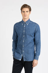Camicia con collo button down in denim di puro cotone - Collezione UOMO | Giemme BrandsCorporate