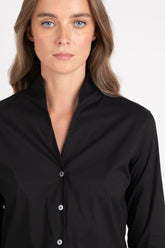 Camicia con scollo a V in esclusivo popeline di cotone stretch nero - Nero | Giemme BrandsCorporate