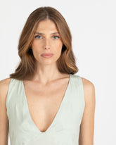 Slim fit dress with a deep V-neck in green stretch silk, featuring appliqué details - Green | Giemme BrandsCorporate