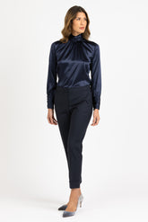 Blusa a collo alto in seta stretch blu - Blu | Giemme BrandsCorporate