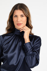 Blusa a collo alto in seta stretch blu - Blu | Giemme BrandsCorporate