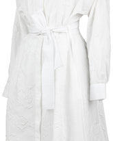 Abito a kimono over fit con cintura in vita in esclusivo tessuto tecnico lavorato bianco - Bianco | Giemme BrandsCorporate