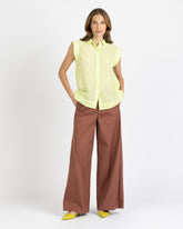 Camicia regular fit smanicata realizzata in puro cotone Sangallo tinto capo verde - Verde | Giemme BrandsCorporate