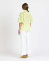 Camicia boxy fit con maniche raglan a tre quarti in cotone Sangallo bianco a righe verdi realizzato in esclusiva per Caliban - Verde | Giemme BrandsCorporate