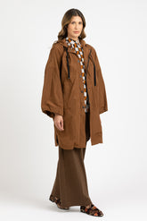 Trench con cappuccio in tessuto tecnico color nocciola - Nocciola | Giemme BrandsCorporate