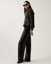 Pantaloni regular fit in viscosa e seta con esclusiva stampa foulard marrone - Marrone | Giemme BrandsCorporate