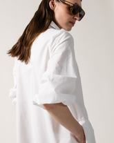 Abito regular fit con fusciacca in vita realizzato in puro cotone bianco con ricamo in San Gallo - Bianco | Giemme BrandsCorporate