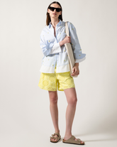 Camicia over fit con esclusivi ricami e dettagli in contrasto in puro cotone azzurro - Giallo | Giemme BrandsCorporate