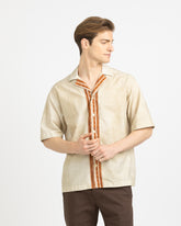 Camicia a mezza manica comfort fit con collo bowling in puro cotone con esclusiva stampa retrò sui toni del rosso - Beige | Giemme BrandsCorporate