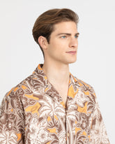 Comfort fit short sleeve shirt with bowling collar in pure cotton muslin, featuring a vintage print in shades of brown - Brown | Giemme BrandsCorporate