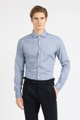Camicia con collo francese in cotone elasticizzato a spina di pesce azzurro - Collezione UOMO | Giemme BrandsCorporate