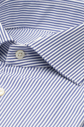Camicia regular fit con collo francese in tessuto high performance Skinlike blu a righe bianche - Blu | Giemme BrandsCorporate