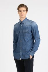 Camicia con collo italiano in denim chiaro di puro cotone lavato - Collezione UOMO | Giemme BrandsCorporate