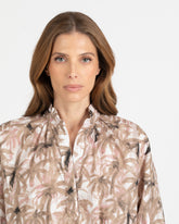 Boxy fit shirt with a standing diplomatic collar and three-quarter sleeves, made from cotton with an exclusive floral print in shades of beige - Beige | Giemme BrandsCorporate