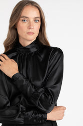 Blusa a collo alto in seta stretch nera - Nero | Giemme BrandsCorporate