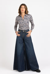 Camicia in tessuto high performance Skinlike in esclusiva stampa sui toni del beige e blu - Donna | Giemme BrandsCorporate