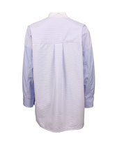 Camicia over fit con collo coreana e scollo a polo in puro cotone bianco a righe azzurre - Le Sarte Pettegole - New in | Giemme BrandsCorporate