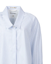 Camicia boxy fit con collo lungo e scollo aperto in puro cotone bianco a righe azzurre - Azzurro | Giemme BrandsCorporate