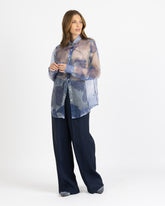 Over fit shirt with applied pockets in pure silk featuring an exclusive floral print in shades of light blue - Light blue | Giemme BrandsCorporate