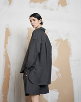 Blusa con collo polo in gabardina di viscosa stretch grigia con borchiette - Donna | Giemme BrandsCorporate