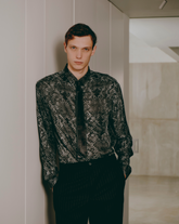 Camicia con collo francese in twill di pura viscosa in esclusiva stampa animalier grigia - Collezione UOMO | Giemme BrandsCorporate